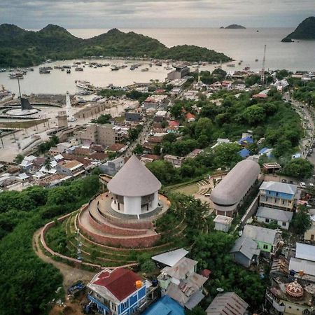Benedict Guesthouse By Mori Hospitality Labuan Bajo Buitenkant foto